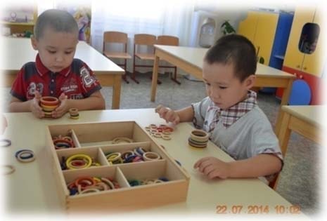 Дети у психолога в детском саду